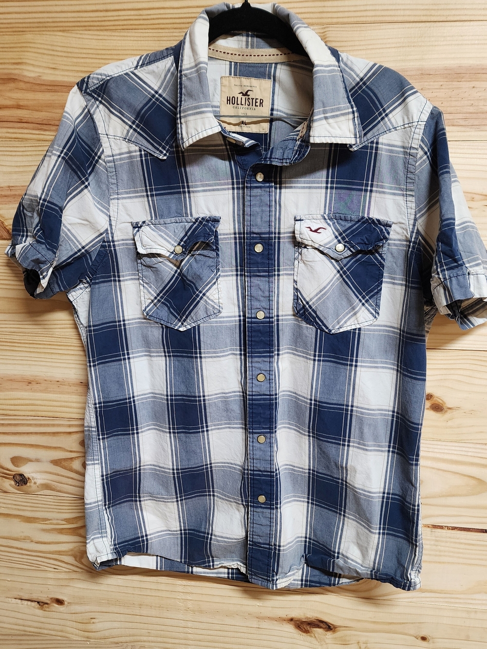 Hollister Men's Blue Plaid Short-Sleeve Button-Up Shirt Size Xl